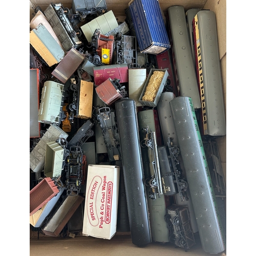 129 - A quantity of OO Railway by Lima, Airfix, Hornby etc. Airfix BR 1400 Class 0-4-2 tank, 1466. Plus 18... 