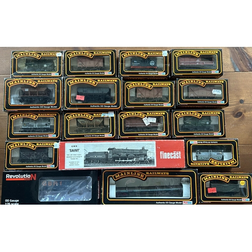 132 - A quantity of OO railway. A Silver Fox Models SR/BR 1-Co-Co-1 diesel electric locomotive, 10202. In ... 