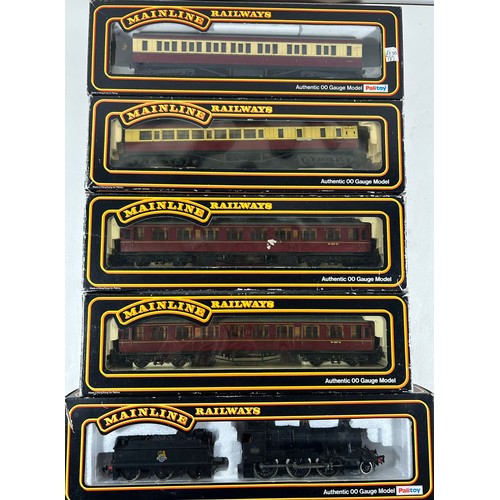 133 - A quantity of Mainline etc OO Railway. A BR Class 43XX 2-6-0 locomotive, 5328. A BR Class 03 0-6-0 d... 