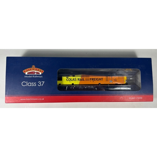 144 - Bachmann Branch-Line OO Diesel-Electric Locomotive. Class 37 37099 'Merl Evans' (32-789), 21DCC. In ... 