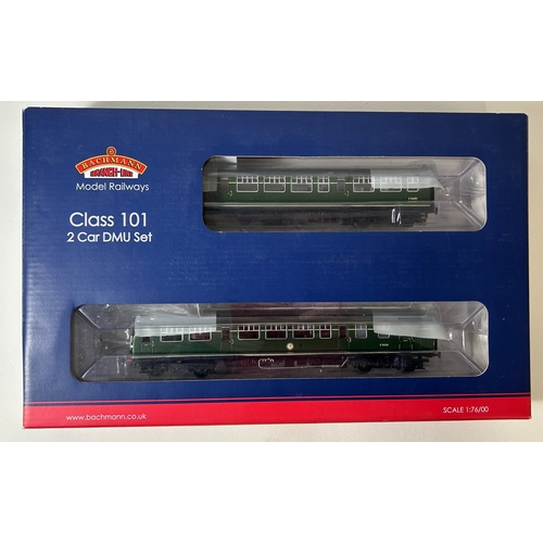 171 - Bachmann Branch-Line OO Class 101 2-Car DMU Set. (32-285). In BR Green livery with 'Speed Whiskers'.... 