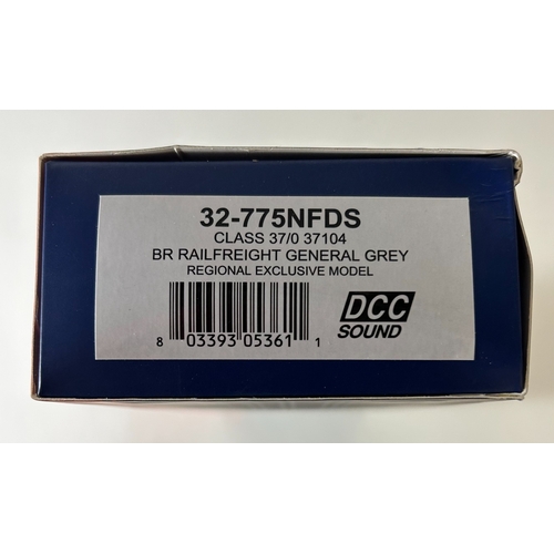 196 - Bachmann Branch-Line OO Diesel-Electric Locomotive. Class 37 37104 (32-775NFDS). With DCC sound. In ... 