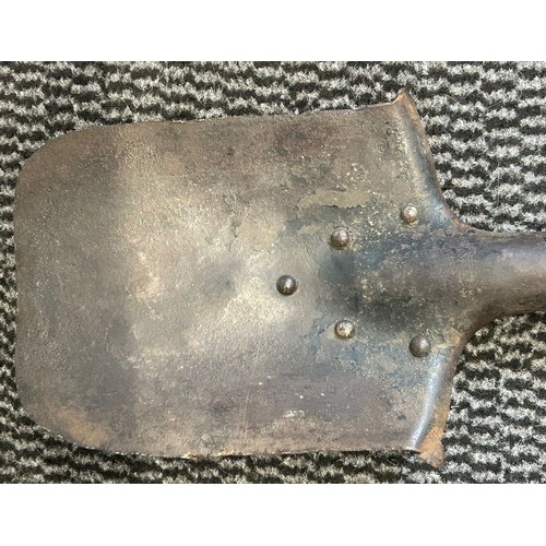540 - German WW1 entrenching tool with leather cover, faint manufacturing markings on shovel velsgerg.... 