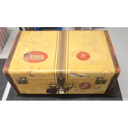 379 - A very nice steamer trunk with leather edging and handles, nice brass locks, (no keys), lovely CUNAR... 