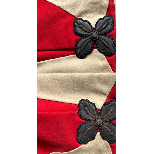 519 - An 1822 pattern Major's Scarlet Coatee with silver bullion epaulettes and coat tail ornaments and gi... 