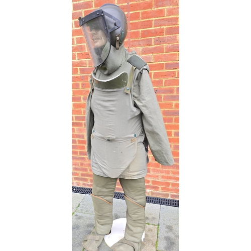 511 - A Mk.II E.O.D. potective full body suit (bomb disposal), comprising :helmet with transparent visor a... 