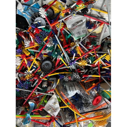 39 - A Large quantity of KNEX construction toys, includes a motorised space tower. Cannot gaurantee compl... 