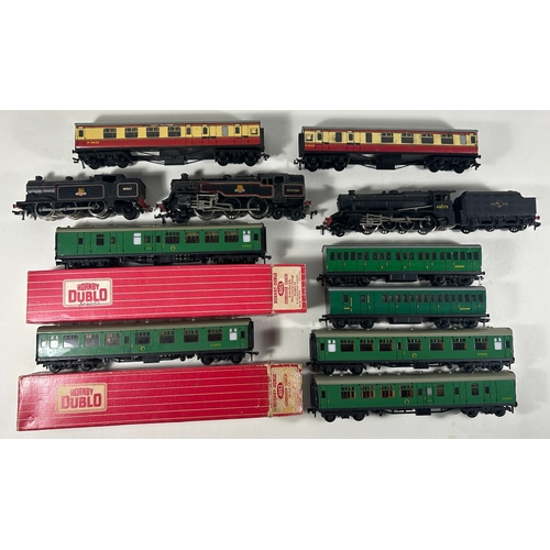 29 - A quantity of Hornby Dublo Railway. 5 2 rail locomotives - 2x 2-6-4 tanks 80033, 80054. 2x Class 8F ... 