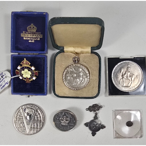 591 - WW1 pair, BWM and Victory medals to BMBR. W.MC CALLUM, RA., with remains of box, WW1 BWM to Pte. Lam... 