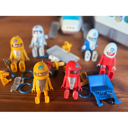 3 - A quantity of vintage 1980s PLAYMOBILE. Includes playmospace space station with figures and many acc... 