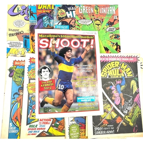 11 - A quantity of various comics and magazines, includes SHOOT, SCOOP, STAR WARS weekly, SECRET SIX No.3... 