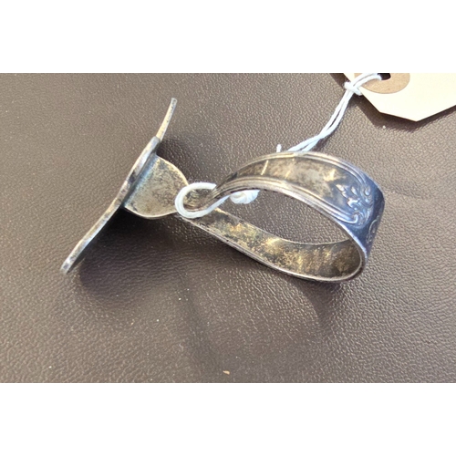 321 - A Mappin and Webb silver food pusher, HM Sheffield 1931, approx. weight 29gms. GC