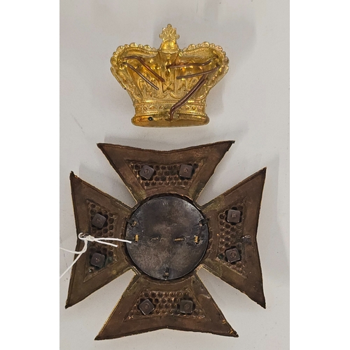 50 - An Officer's good bell-top Shako Plate of the Queens Own Royal Staffordshire Yeomanry, of gilt with ... 