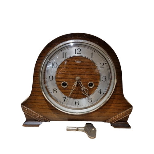 Vintage Oak Cased Smith's Mantle Clock with Key