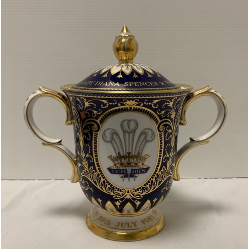 31 - A BOXED LIMITED EDITION ROYAL CROWN DERBY COVERED TWIN HANDLED VASE/LOVING CUP, to celebrate 'The Ma... 