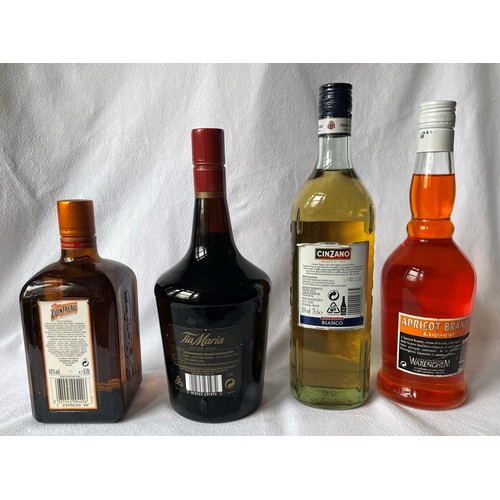 70 - Mixed Lot of Spirits (4)
Cointreau (70cl 40%)
Tia Maria (1L 20%)
Cinzano (75cl 15%)
Apricot Brandy (... 