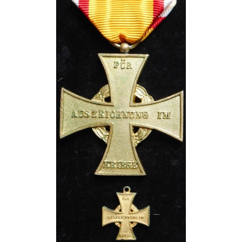 65 - Lippe. WW I War Merit Cross. Combatants ribbon. With miniature.