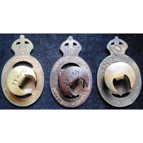 141 - (3) WW I ‘On War Service’ 1915 munitions workers badges. Numbered 11902, 33935, 38570. All Average c... 