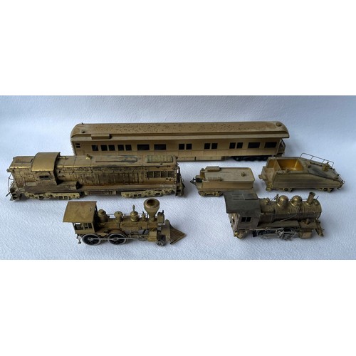 119 - A Group of N gauge American Brass Locomotives & Tenders with a carriage by Hallmark Models ((6)