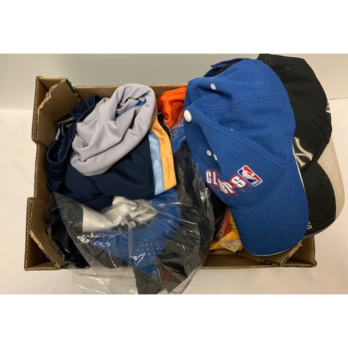 147 - US Sports Memorabilia - A large collection of US Sport (NFL/NHL/NBA) memorabilia
Jerseys, Caps, Fram... 