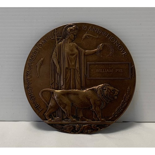 184 - World War I 1914 - 1918 Military Bronze Death Plaque, Awarded to William Pye. 12cm dia inscribed He ... 