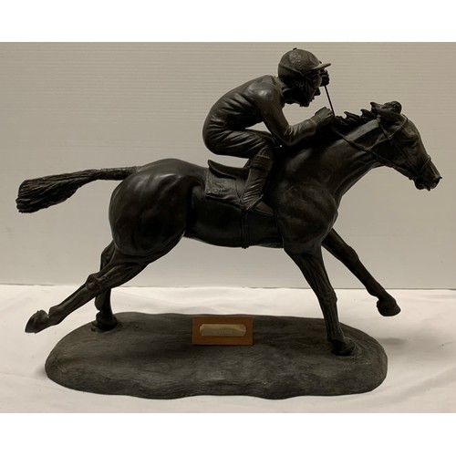 145 - Horse Racing Interest - A Collection of Horse Racing Statues, Prints & Pictures (9)