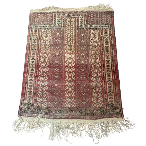 195 - Turkoman Prayer Rug
All over geometric and plant design
approx. 120 x 100 cm