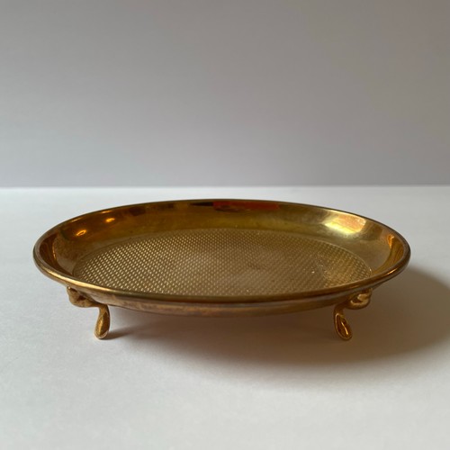 96 - 9ct Gold Oval Miniature tray on 4 cabriole supports in red leather case
Hallmarked 
58.8g