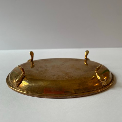 96 - 9ct Gold Oval Miniature tray on 4 cabriole supports in red leather case
Hallmarked 
58.8g