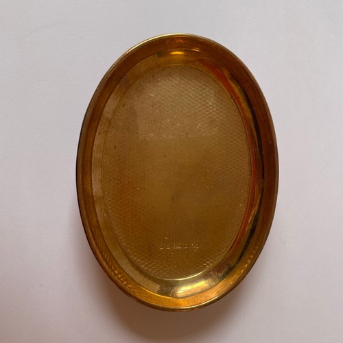 96 - 9ct Gold Oval Miniature tray on 4 cabriole supports in red leather case
Hallmarked 
58.8g