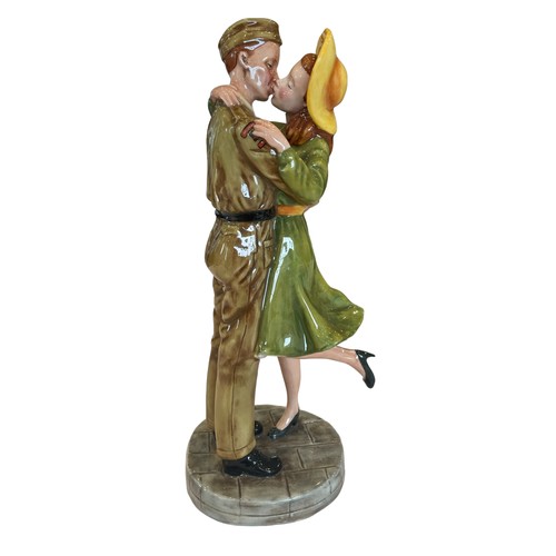 320 - ROYAL DOULTON; a limited edition Prestige figure group HN4698 'The Hero Returns', no.378/1500, heigh... 