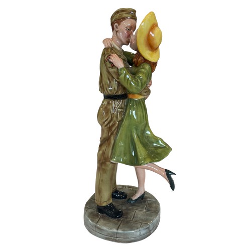 320 - ROYAL DOULTON; a limited edition Prestige figure group HN4698 'The Hero Returns', no.378/1500, heigh... 