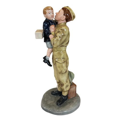 322 - ROYAL DOULTON; a limited edition Classics figure HN4363 'Farewell Daddy', no.1045/2500, height 26cm,... 