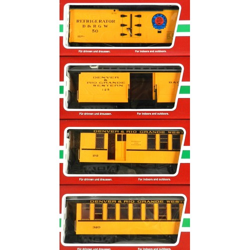 30 - LGB G gauge (4) 30805 320 carriage; 30815 212 Baggage & Express Car, 125 Baggage Car; 4872 50 Refrid... 