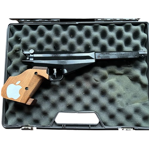 203 - Feinwerkbau Model 90 .177 Calibre Air Pistol (SN PW 664) in a travel case
1982 -1992, with electric ... 