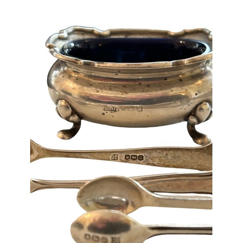 144 - Small Collection of Silver Items (5)
2 x silver sugar tongs Sheffield 1921 & 1925, Mustard Pot (from... 