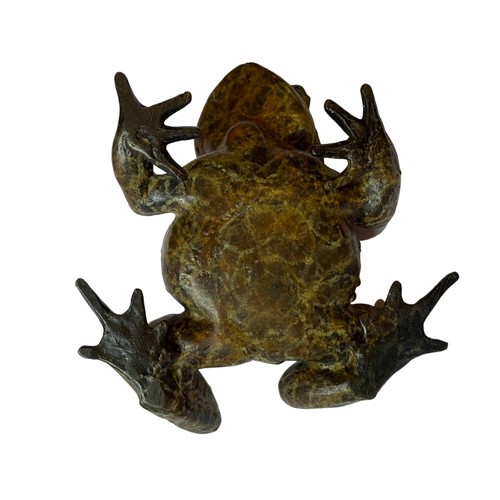 304 - A Graduated Pair of Toads in Bronze
Both signed Geckoman
Large Toad 854.9g 6cm tall, 13cm long, 10cm... 