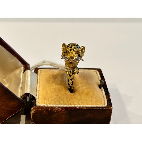 203 - An unusual 18ct Gold Ring in the form of a Leopard 8.2g gross approx size L stamped '750'