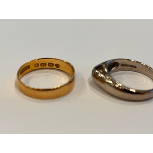 200 - Two 18ct Gold Rings (2) 9.6g gross