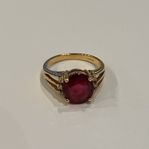 226 - 18ct Gold set Ruby Ring 5.2g gross size N