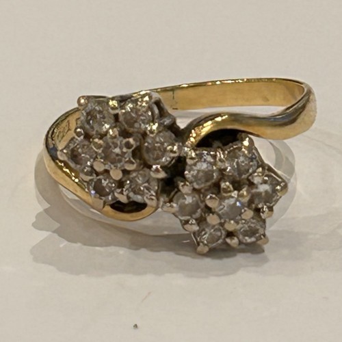 230 - 18ct Gold & Diamond Twin 'Flowerhead' Cluster Ring  4.2g gross approx size P