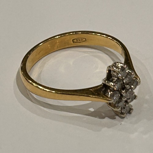 271 - 18ct gold diamond cluster ring, approx size N 3.1g gross approx .25ct diamond