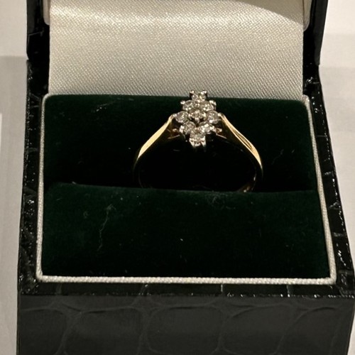 271 - 18ct gold diamond cluster ring, approx size N 3.1g gross approx .25ct diamond