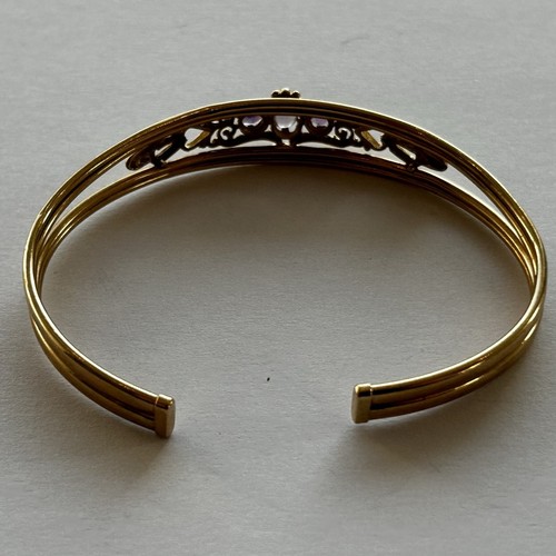 83 - A 9ct Gold Bangle 6.5g gross