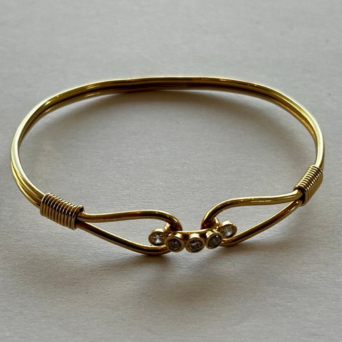 33 - A 14ct Gold Bangle 8.4g