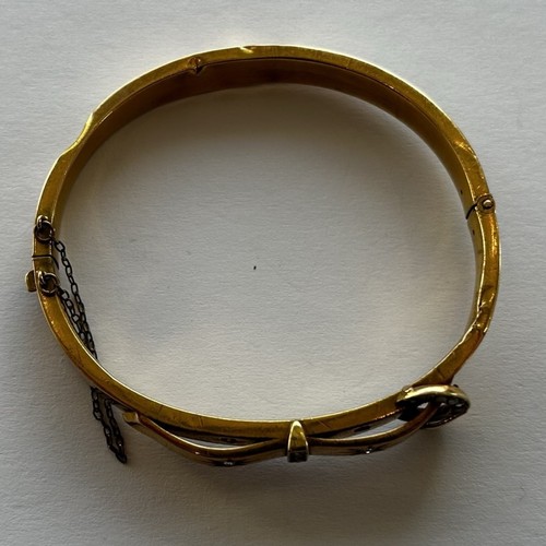 27 - A 15ct Gold Bangle 10.9g