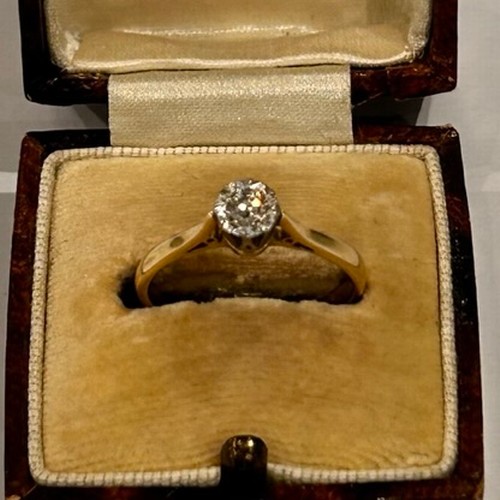 251 - 18ct Gold Diamond Ring, 2.7g gross