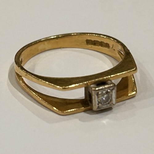 248 - 18ct Gold Diamond Ring, 2.8g gross