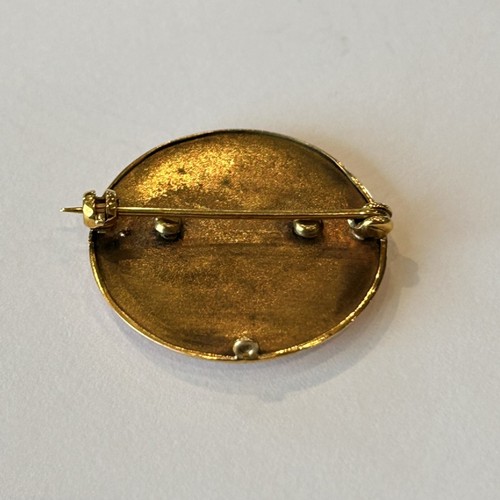 129 - 9ct Gold Brooch, 3.7g