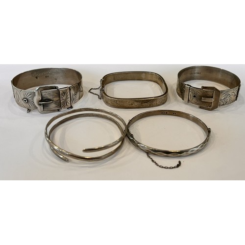 125 - A Collection of Silver Bangles (5) 106.8g